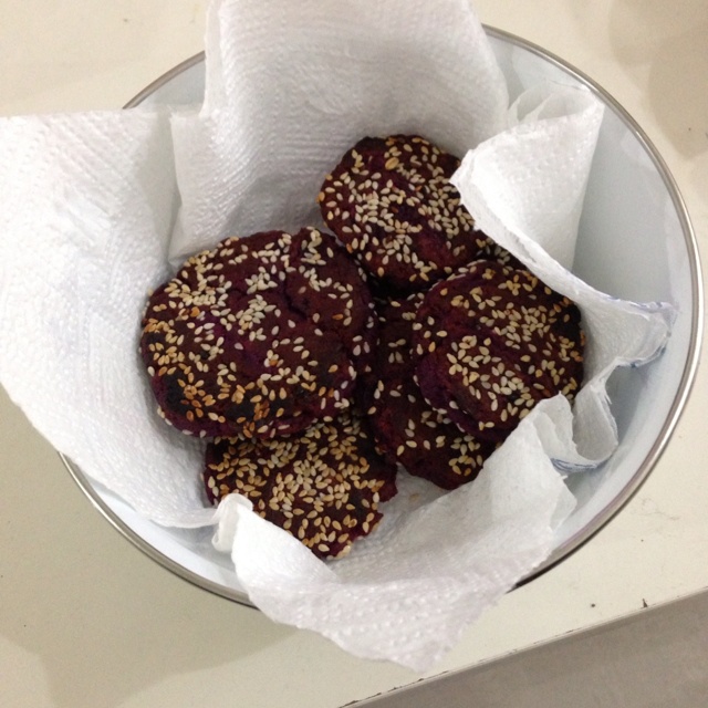 紫薯芝麻饼