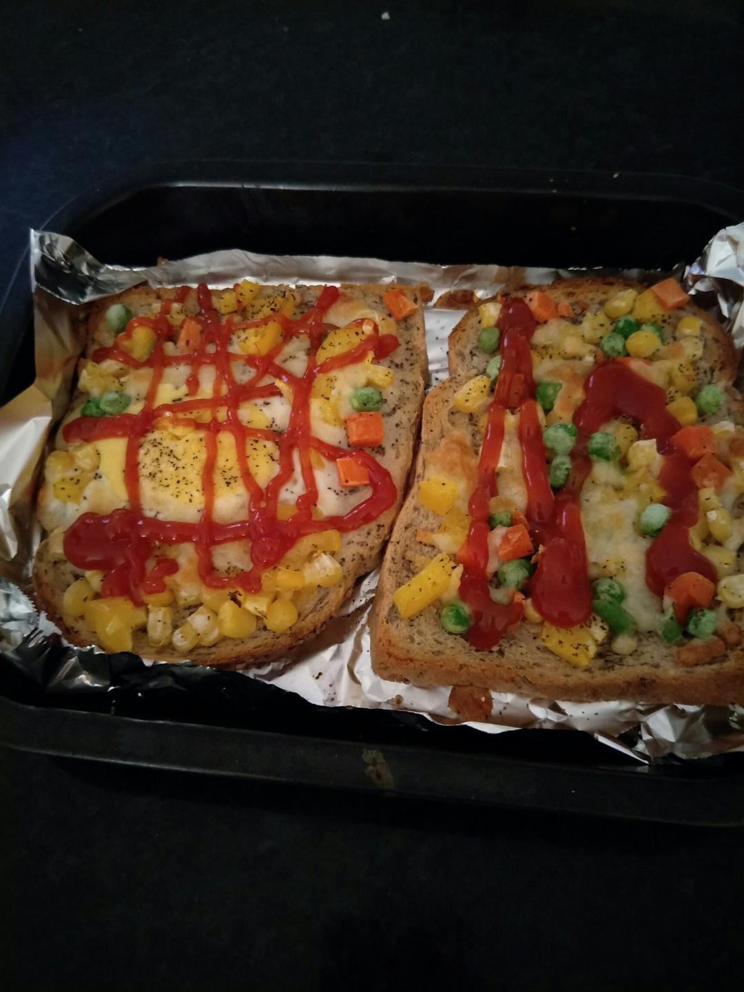 吐司太阳蛋披萨