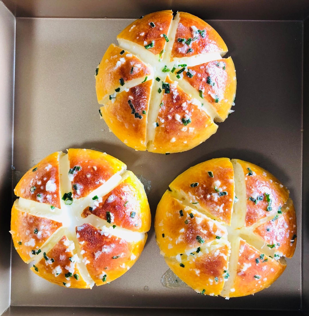 一款从韩国红到全世界的蒜香奶酪包