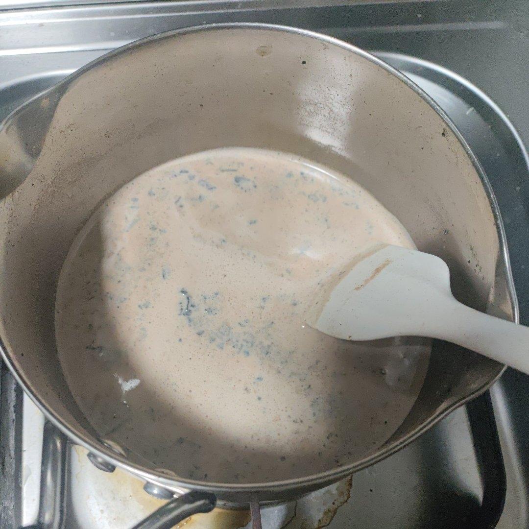 茶叶和糖一起炒，就能做出秋天的第一杯奶茶，比外面买的还好喝