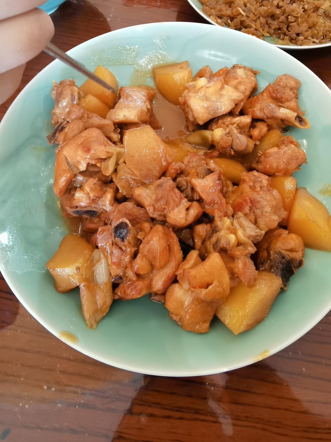 鸡腿炖土豆 上桌秒空盘 汤都喝干了！