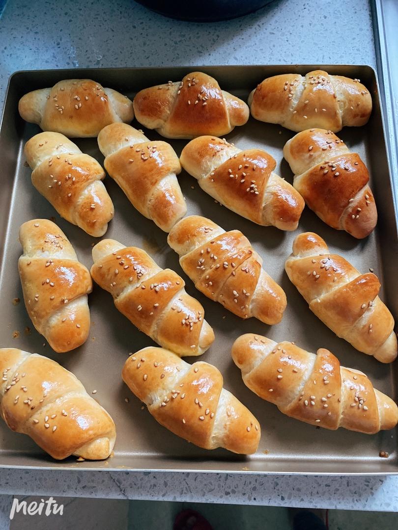 手揉小小牛角包🥐（牛奶面包配方）