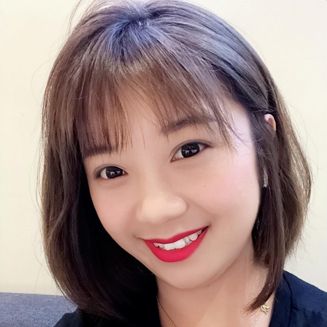 Rebecca忽小哼