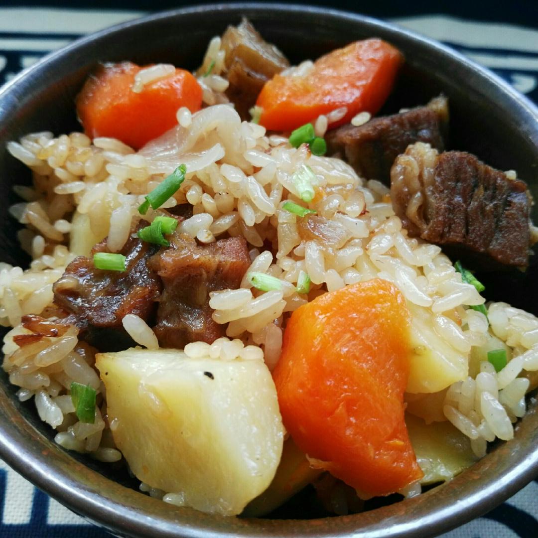 土豆牛腩焖饭