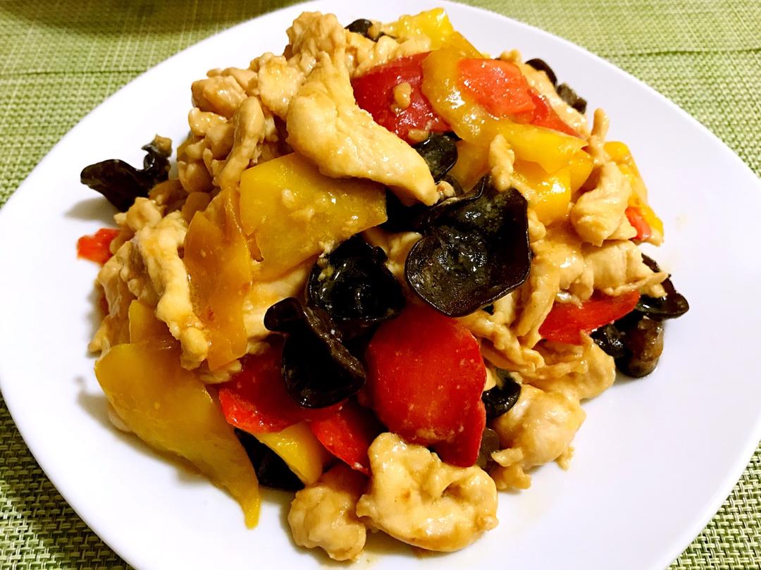 金闪闪vina做的把鸡肉炒的嫩嫩的:青椒溜鸡片