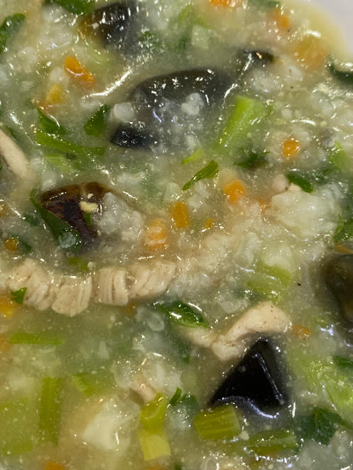 妈妈👩教我做的皮蛋瘦肉粥🥣简单快捷美味😋