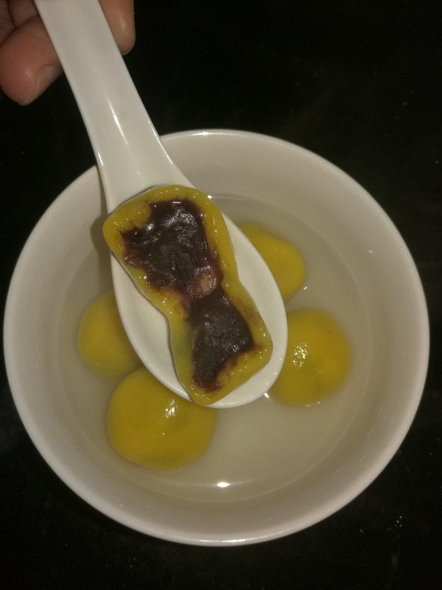 南瓜汤圆（黑芝麻馅）