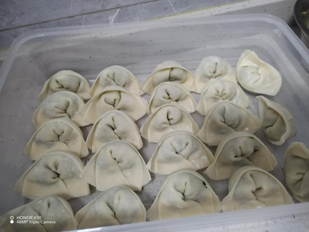 上海菜肉香菇大馄饨