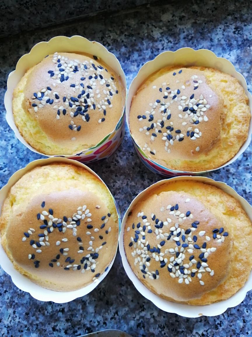 普通面粉般纸杯蛋糕(烤箱)的做法