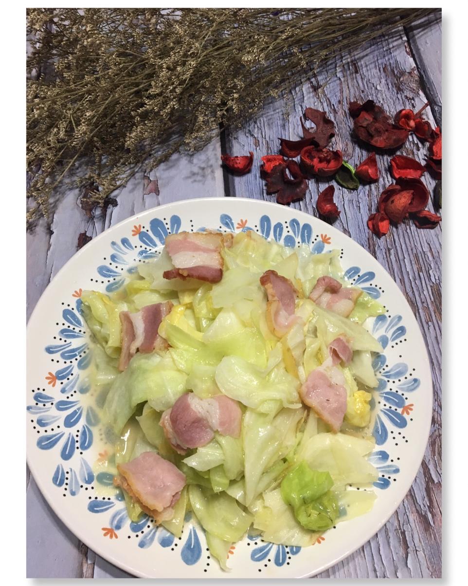炝炒培根圆白菜