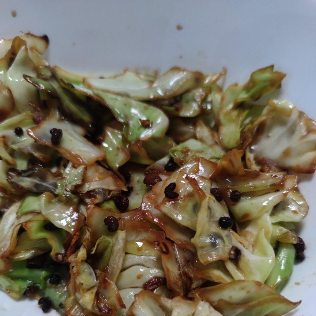 厨师长教你：“手撕包菜”的家常做法,简单又不失美味