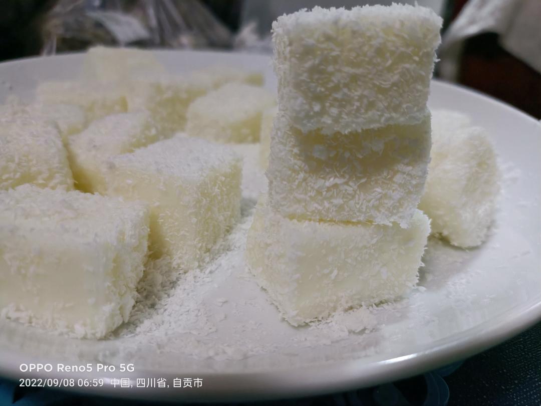 牛奶椰蓉小方块
