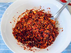 万能百搭的红油辣椒（有料秘制的红辣椒油）的做法 步骤2