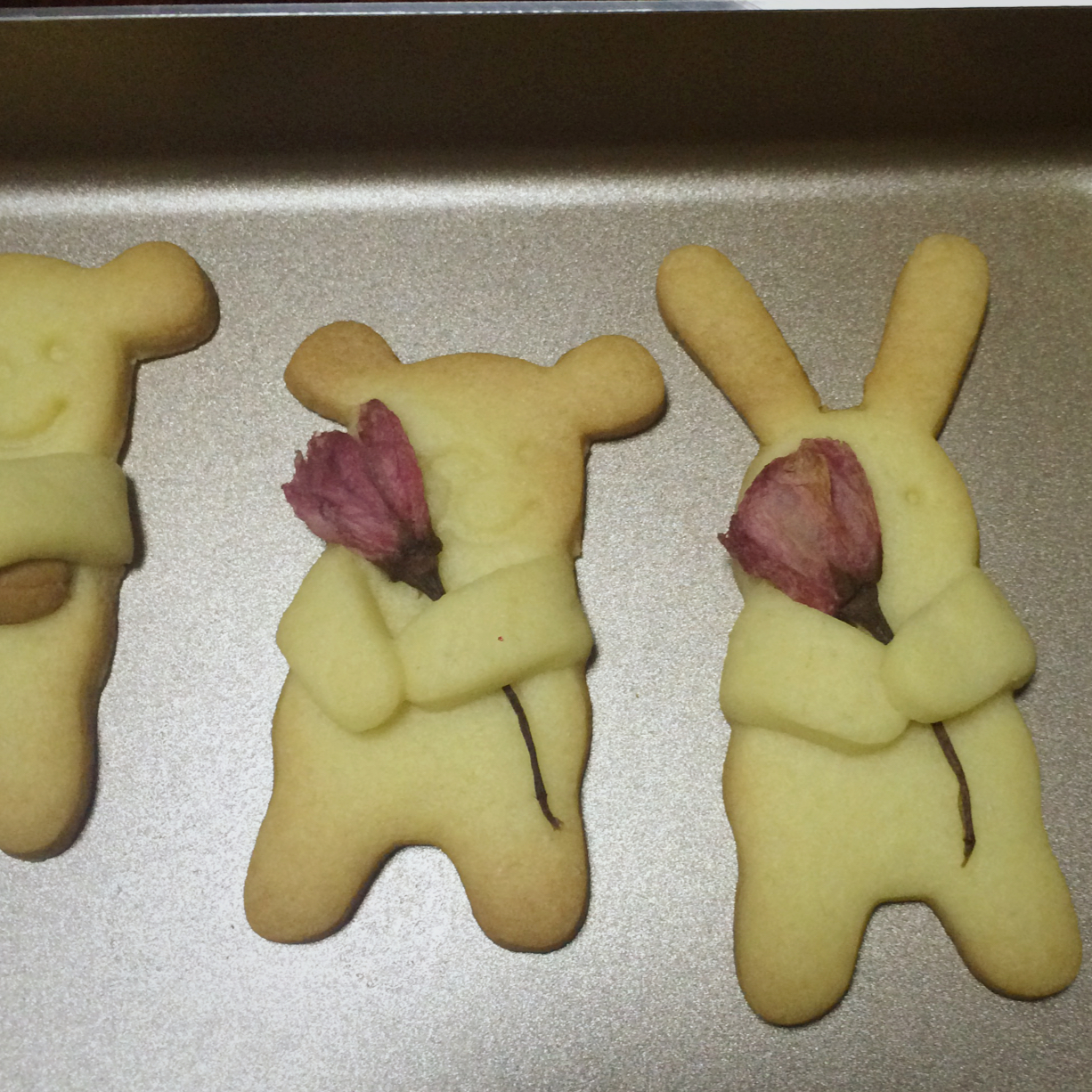 Rugby Football Bear Biscuits 抱杏仁儿的小熊饼干（还可以制作可烘焙的M&M豆版本）by あっ、 妄想