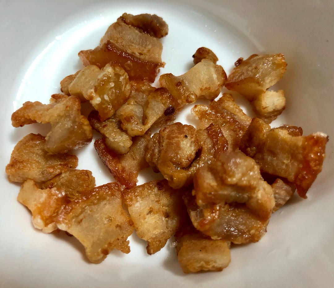 小婷☼食光                                     炼猪油.油渣