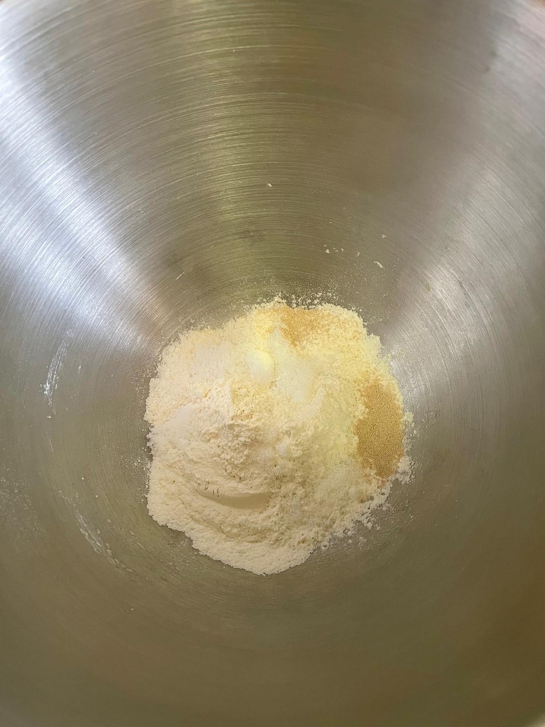 纯奶手撕吐司的做法 步骤1