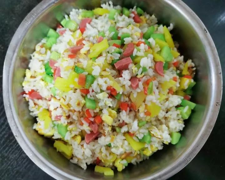 虾仁菠萝炒饭
