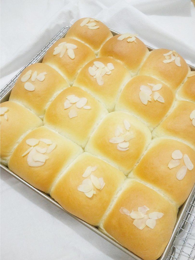 鲜奶油小餐包（一次发酵）