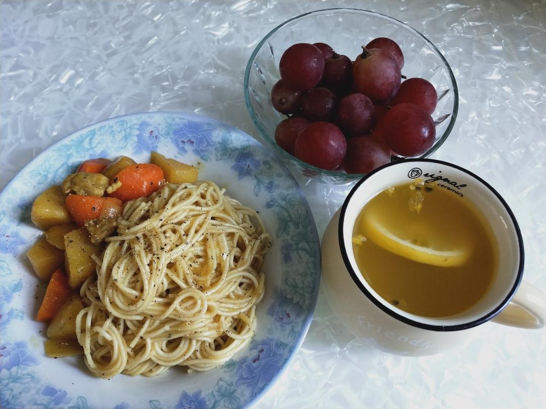 绝对的秘制咖喱鸡肉烩面