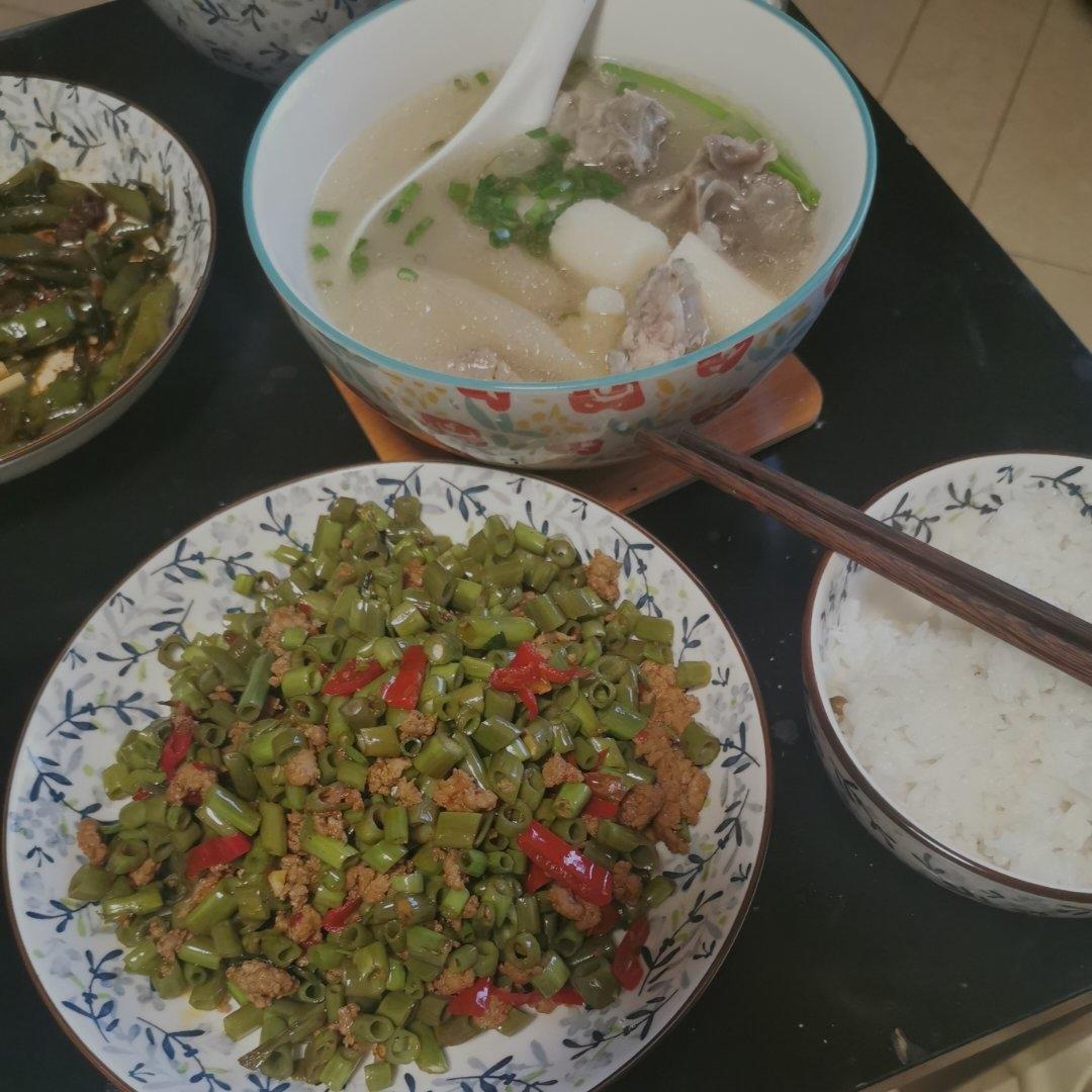 肉沫空心菜