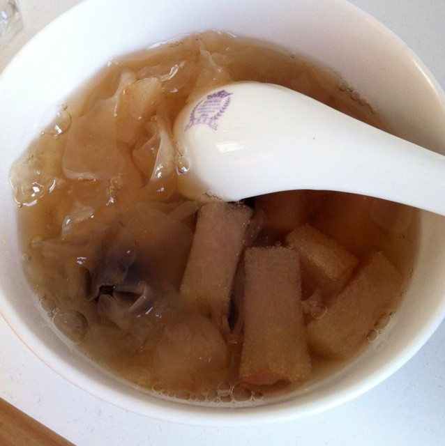 冰糖银耳雪梨汤