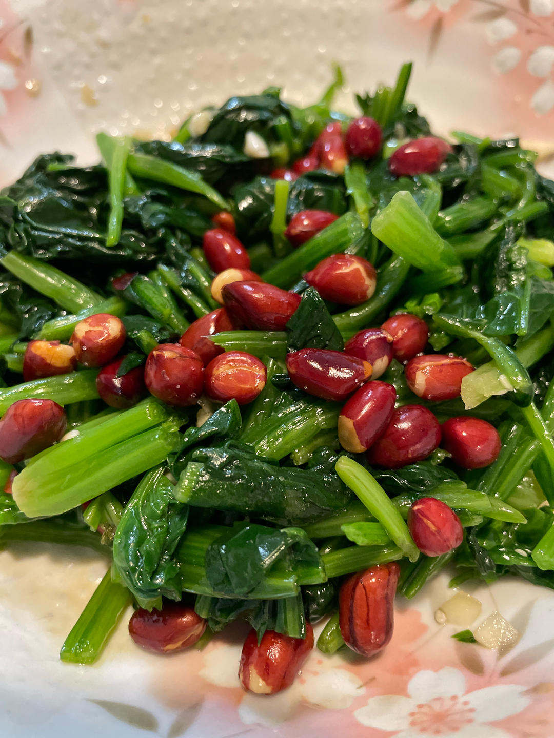 超级爽口的果仁菠菜（附零失误炸花生米的方法）