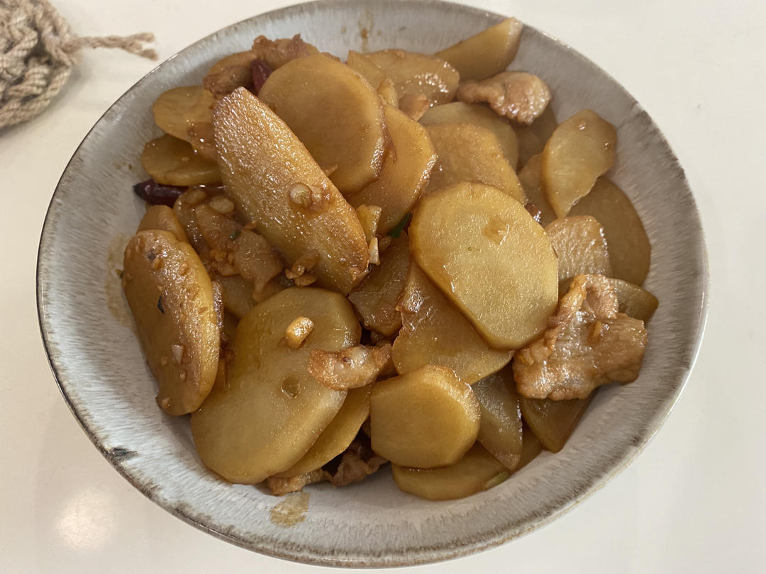 红烧土豆片