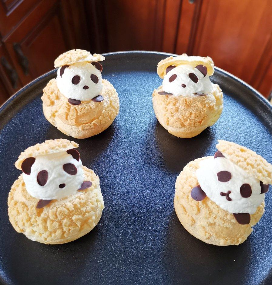 酥皮奶油泡芙--#皮黑森林#