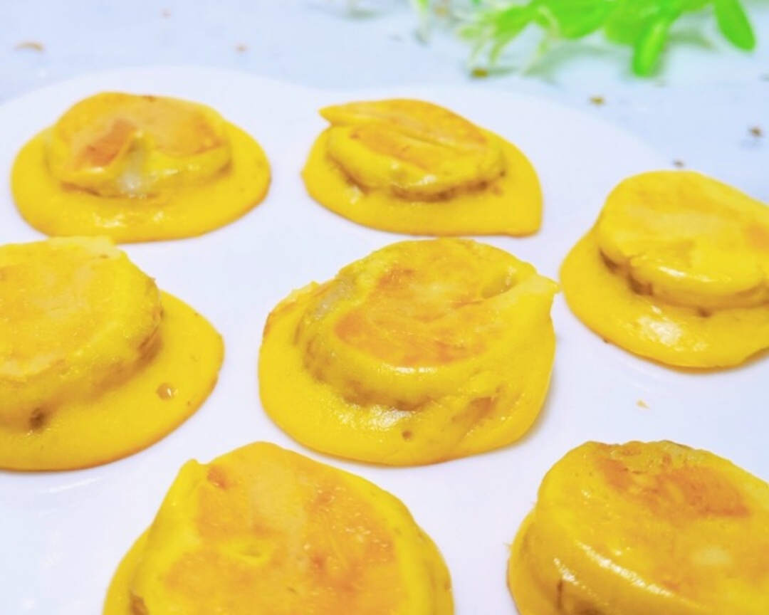 宝宝辅食:香蕉蛋黄饼的做法