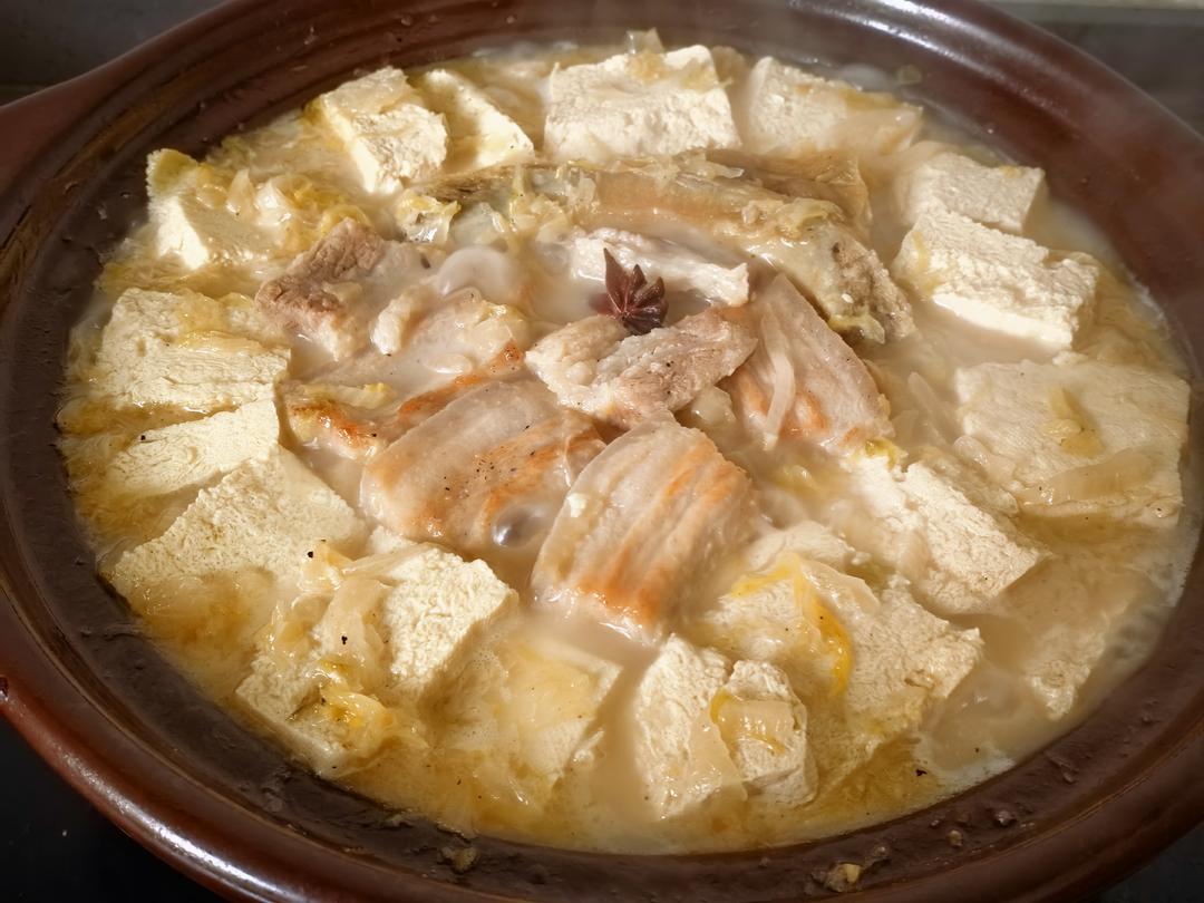 五花肉炖酸菜