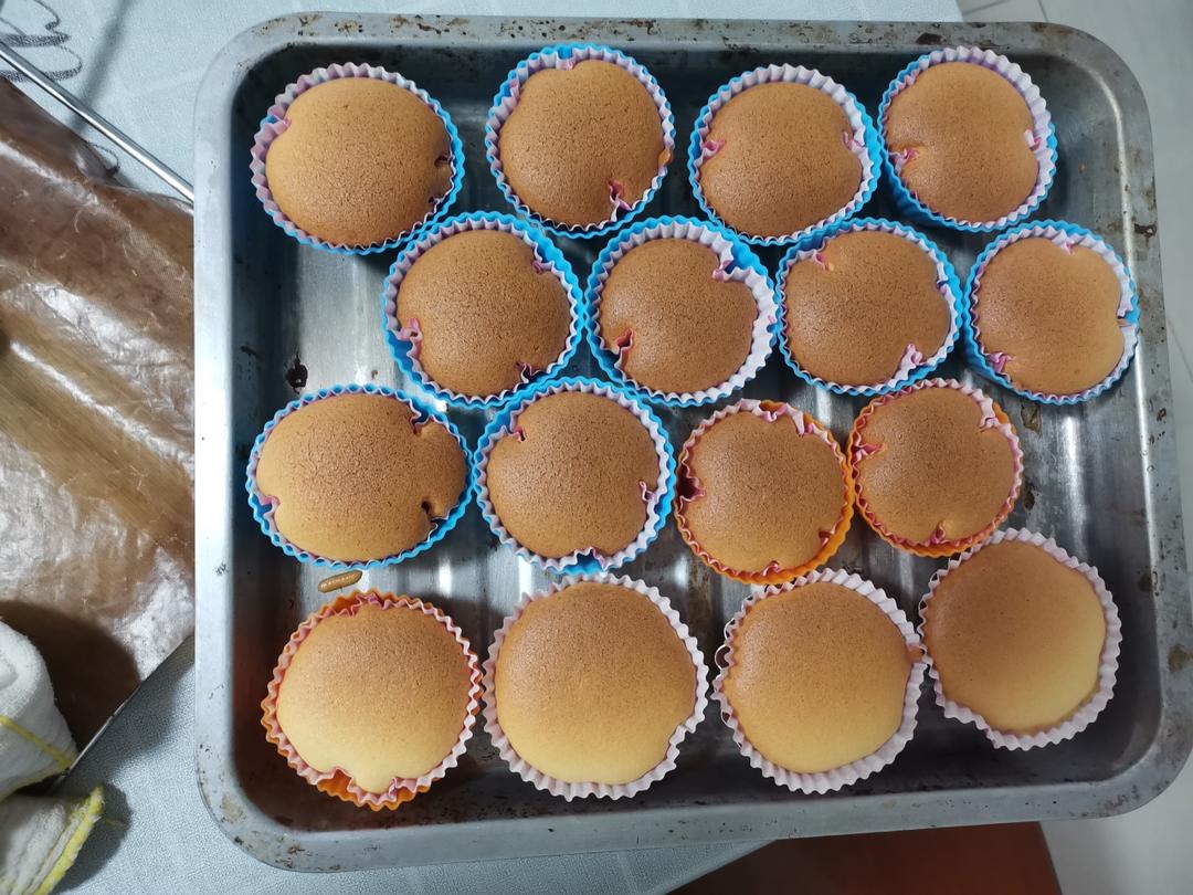 戚风杯子蛋糕的两份笔记