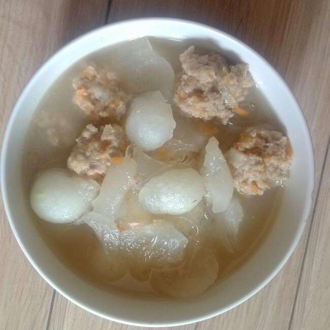 冬瓜胡萝卜丸子汤