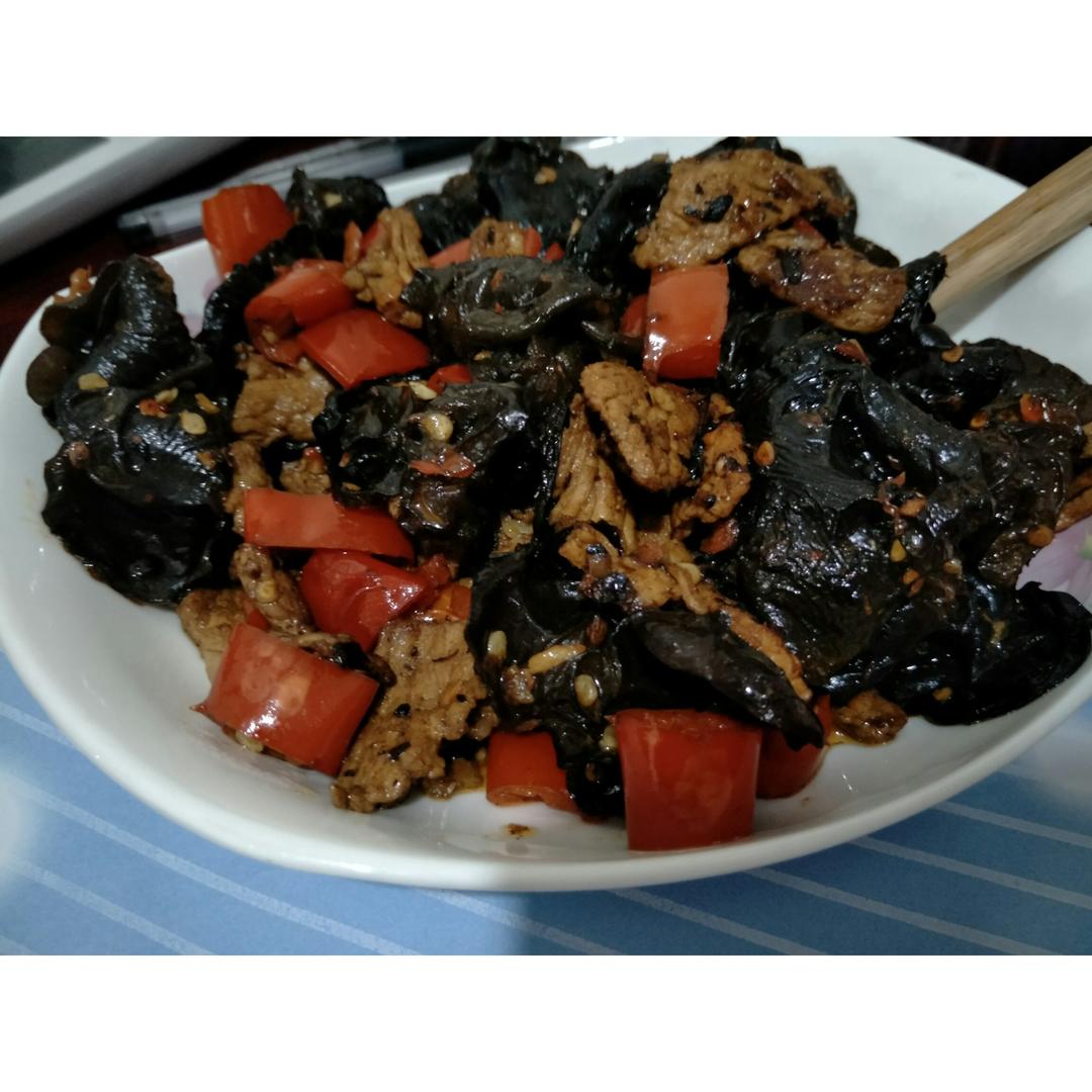 超下饭的木耳炒肉