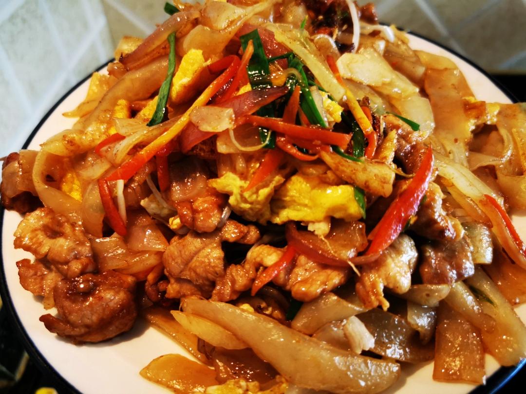 路边摊的炒河粉