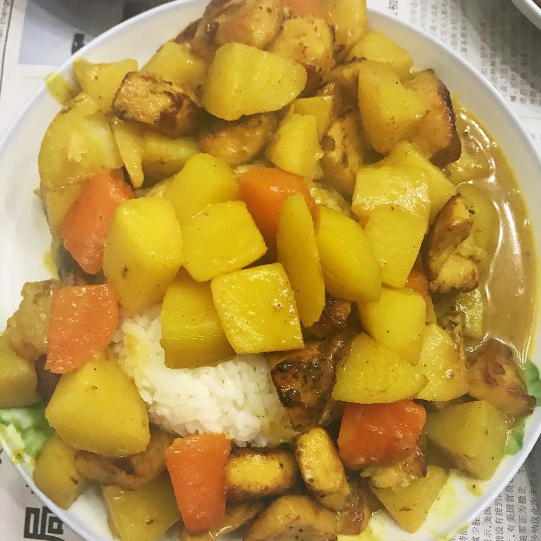 土豆咖喱鸡肉饭