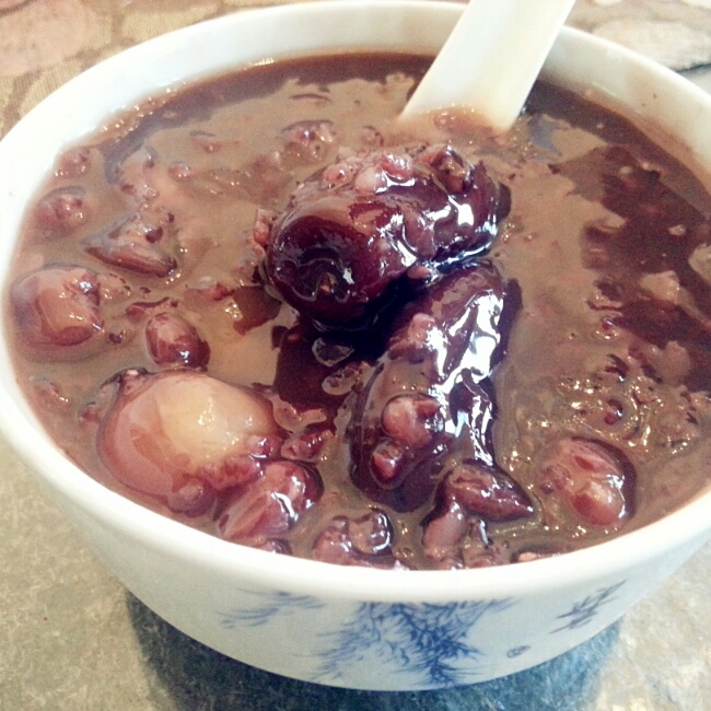 花生红枣黑米粥