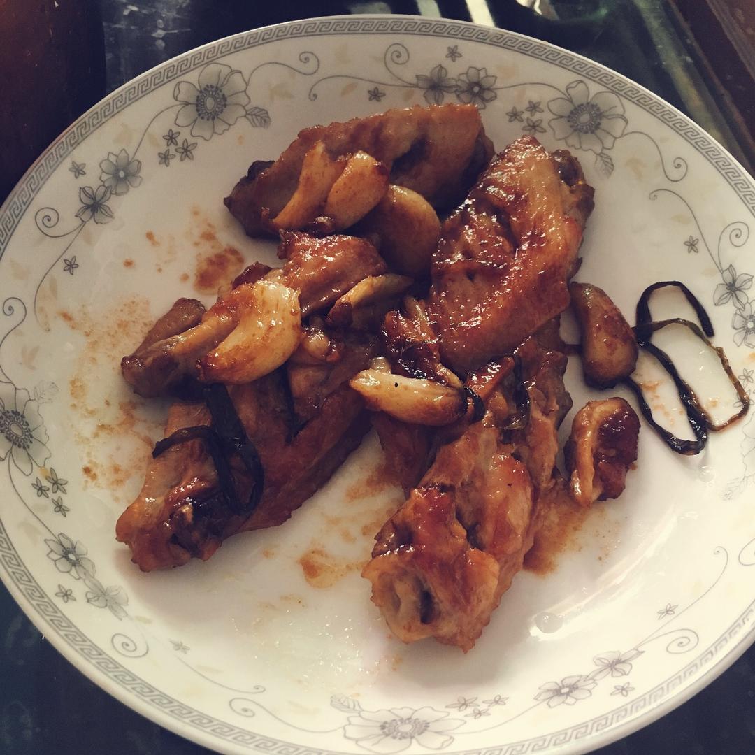 蒜香蚝油鸡翅中