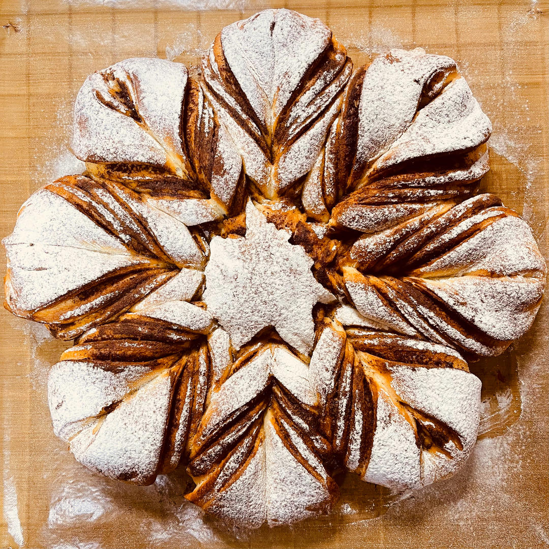 冬日限定❄️雪花面包｜雪花肉桂卷☕️