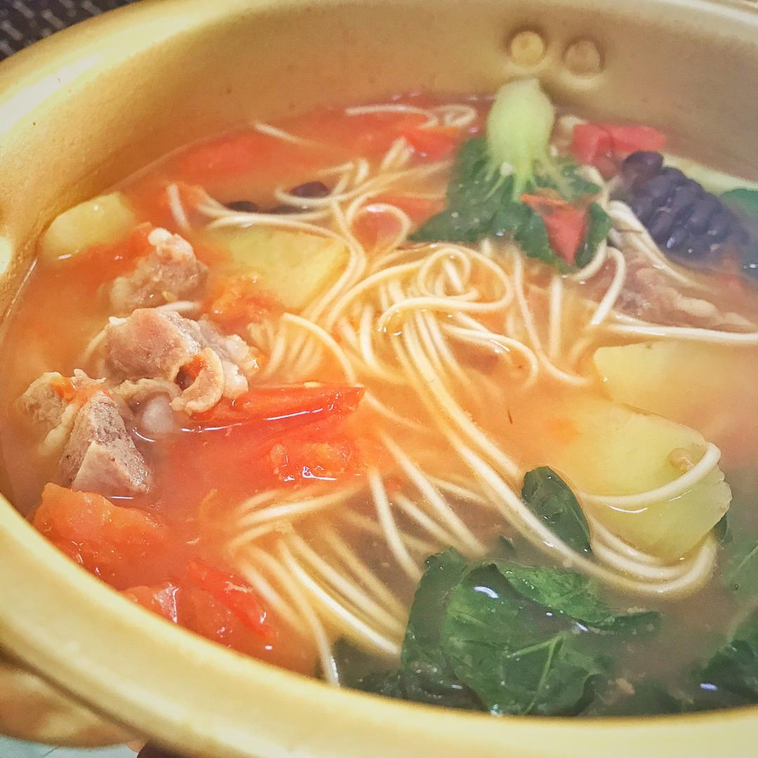 番茄土豆玉米排骨汤