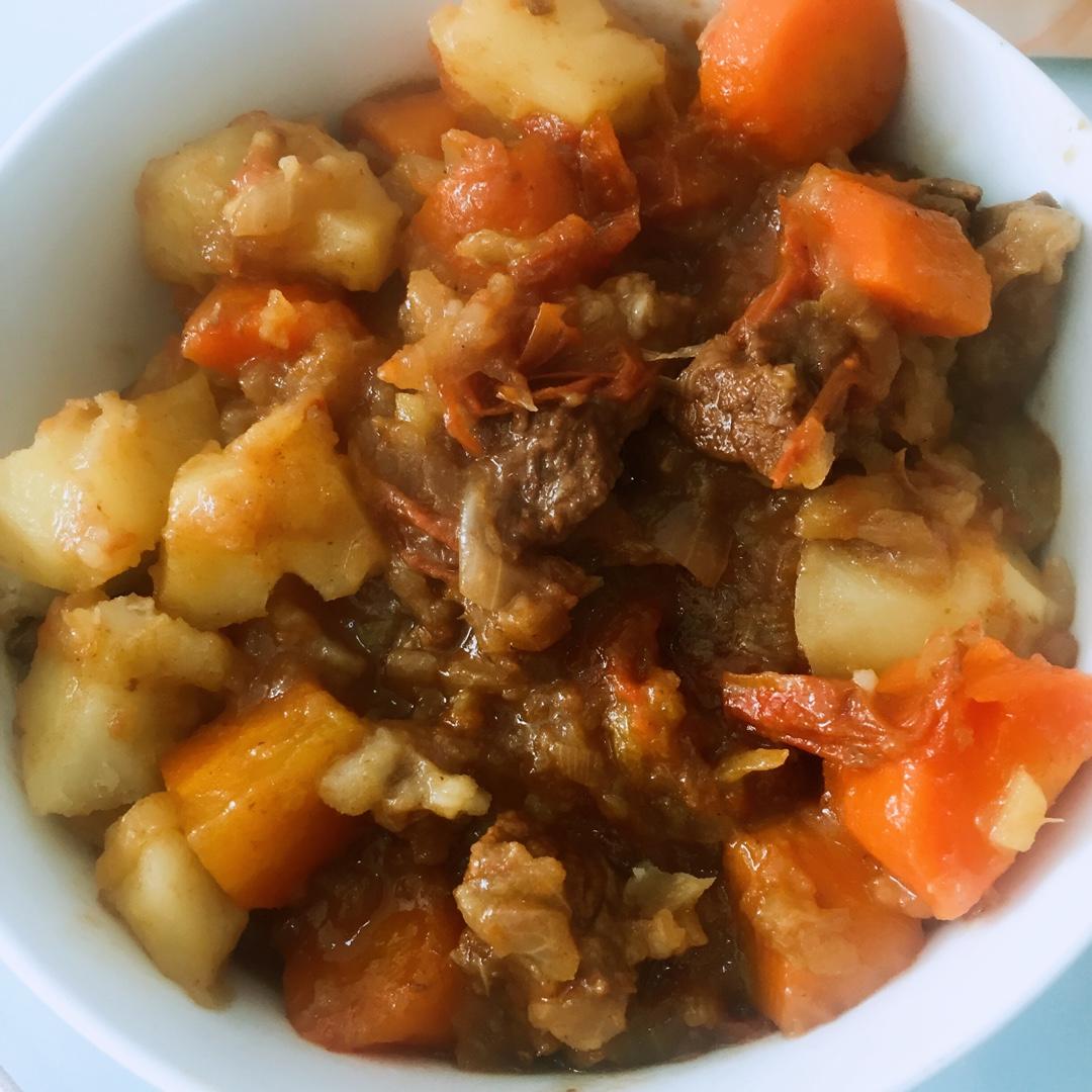 胡萝卜土豆烧牛腩