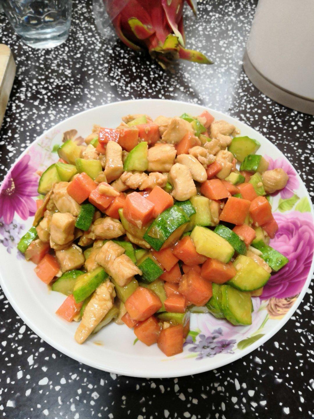 胡萝卜黄瓜鸡胸肉