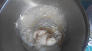 麻薯肉松蛋黄酥的做法 步骤4