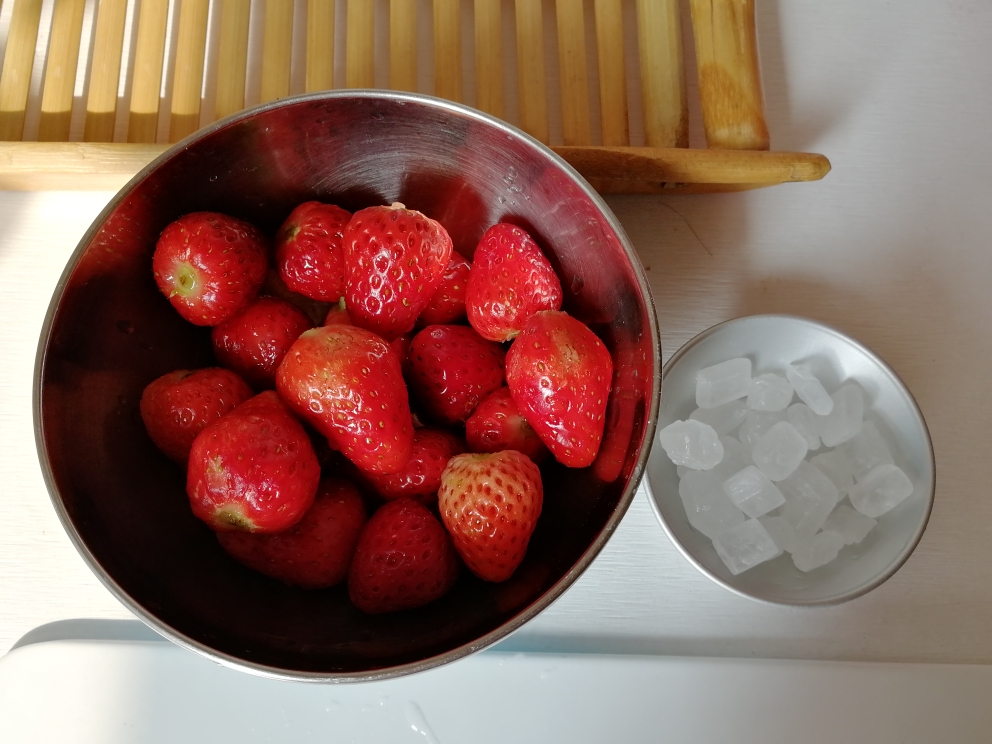 网红舒芙蕾（自熬草莓酱，快手早餐甜点）的做法 步骤1