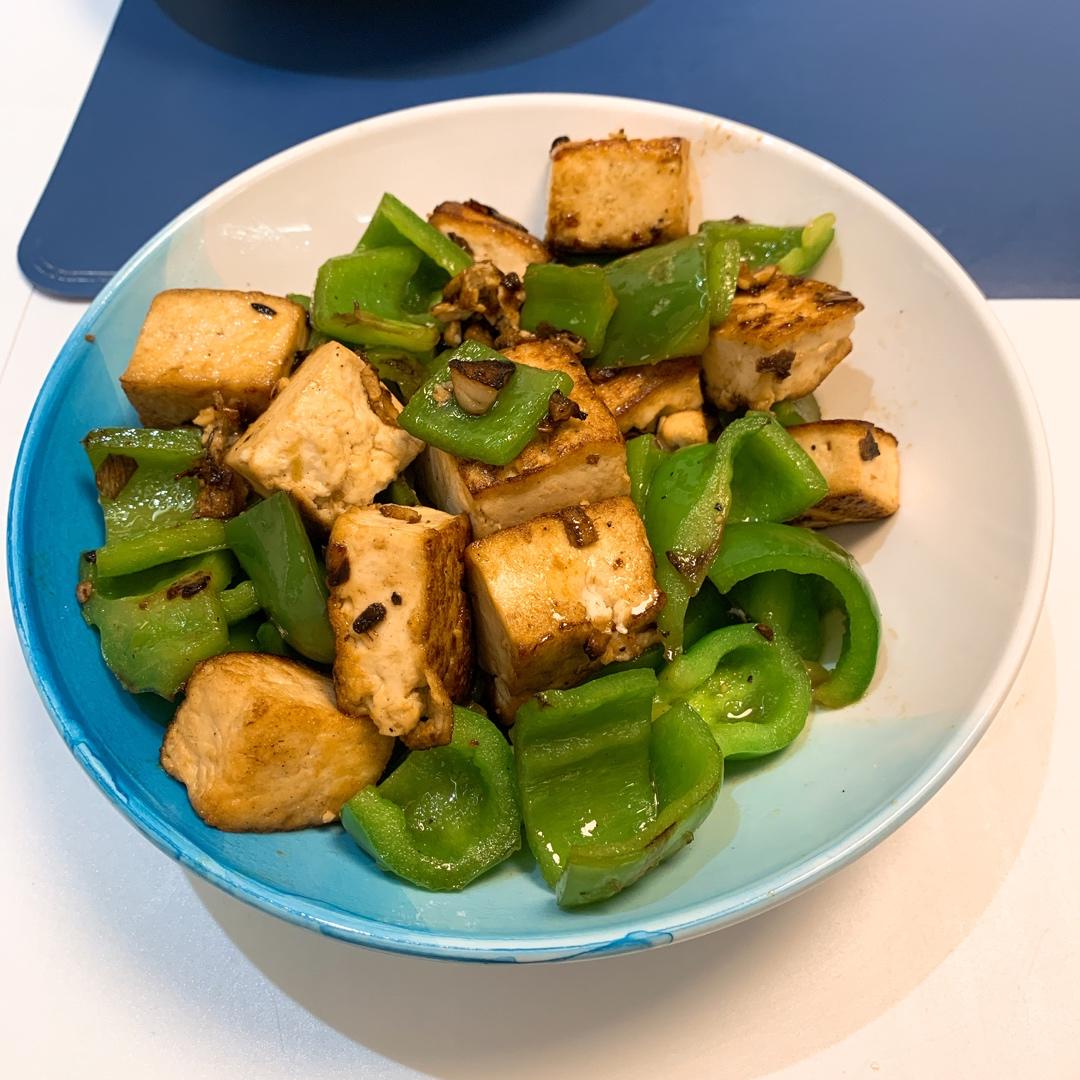 青椒炒豆腐