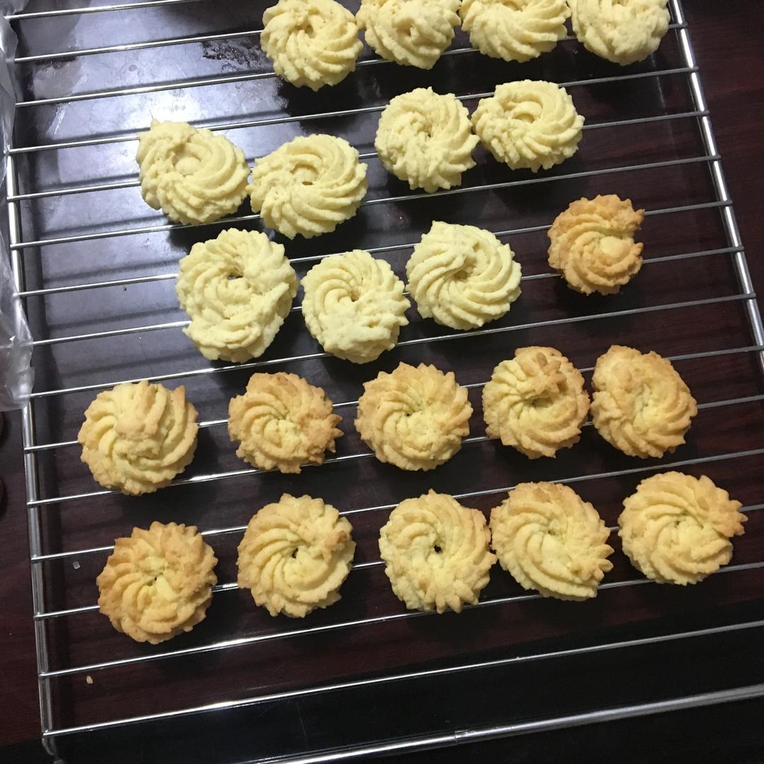 多种口味曲奇（香草、巧克力、抹茶）
