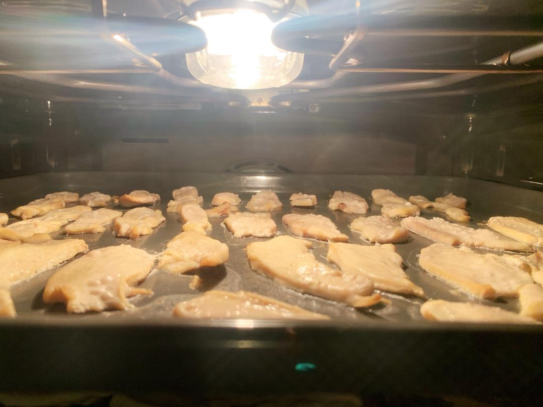 自制狗狗零食烤鸡胸肉干