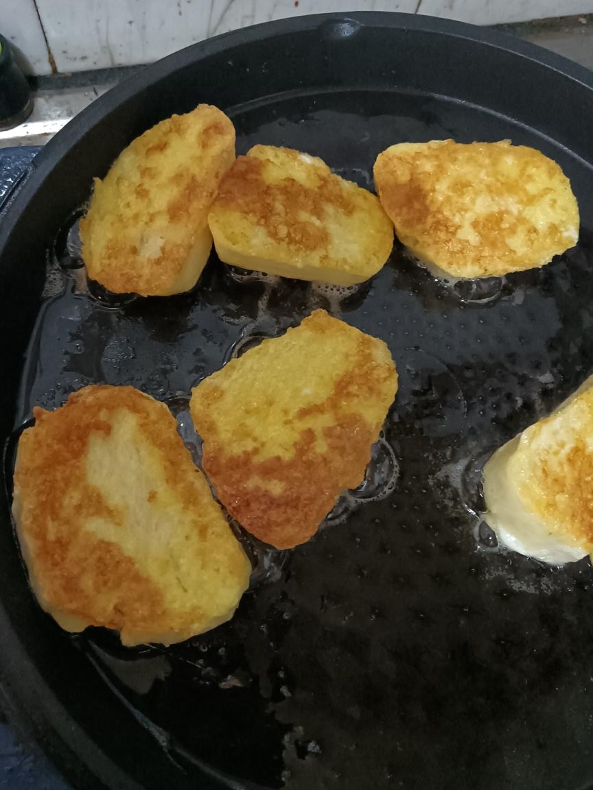 鸡蛋煎馒头片
