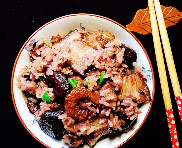 香菇五花肉虾仁紫米油饭的做法