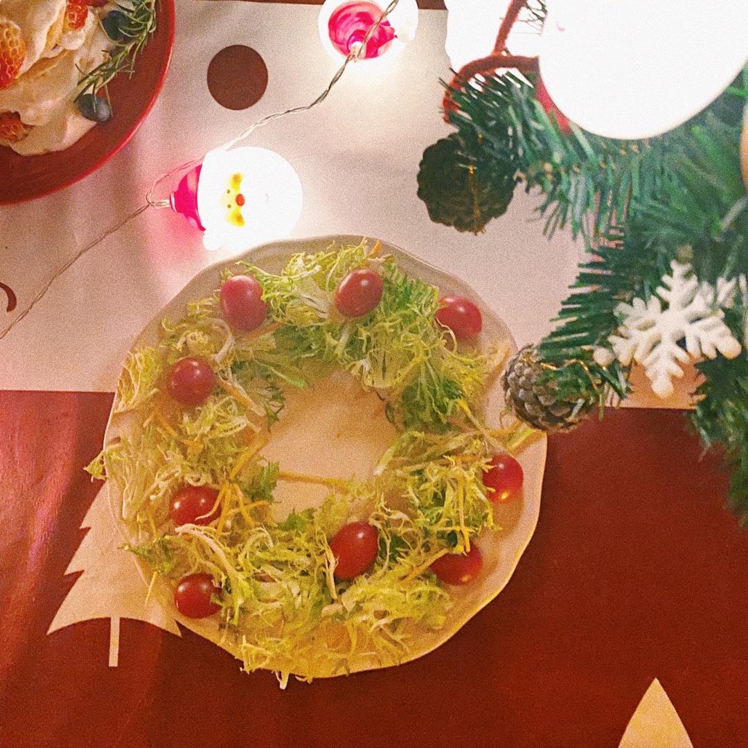 圣诞蔬菜花环沙拉