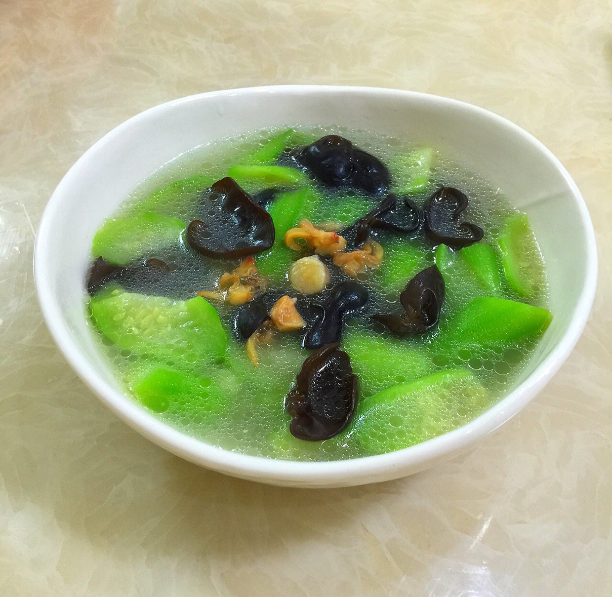 城妈小厨分享作品午餐612015年8月6日丝瓜木耳汤(放了干贝和蛤蜊干